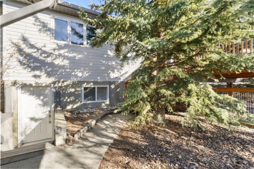 179 Quigley Drive, Cochrane, AB - Outdoor