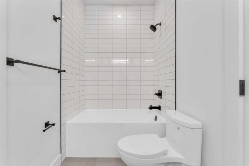99 South Shore Road, Chestermere, AB - Indoor Photo Showing Bathroom