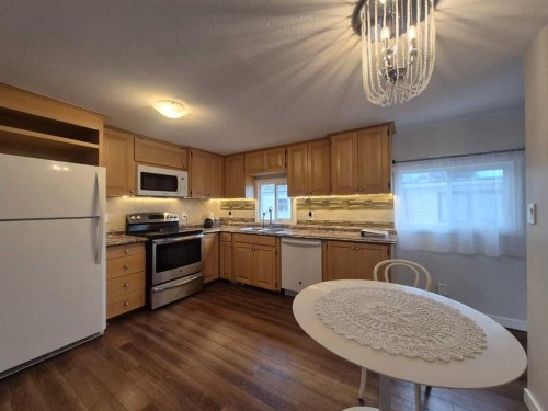 82-1190 15Th Avenue, Didsbury, AB 