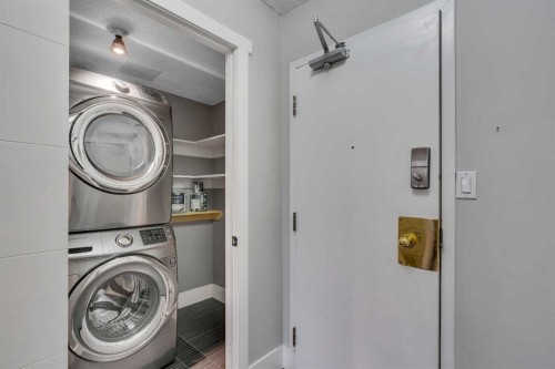 903-1140 15 Avenue Sw, Calgary, AB - Indoor Photo Showing Laundry Room