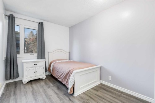 3-93 Grier Place Ne, Calgary, AB - Indoor Photo Showing Bedroom
