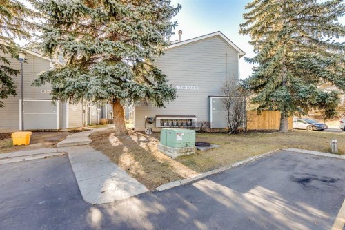 3-93 Grier Place Ne, Calgary, AB - Outdoor