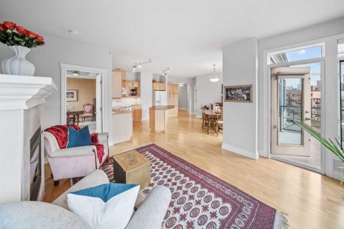 401-4 14 Street Nw, Calgary, AB - Indoor Photo Showing Living Room