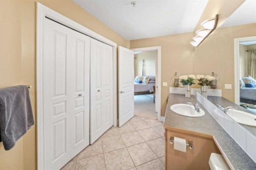 401-4 14 Street Nw, Calgary, AB - Indoor Photo Showing Bathroom