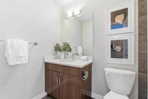 403-607 17 Avenue Nw, Calgary, AB - Indoor Photo Showing Bathroom