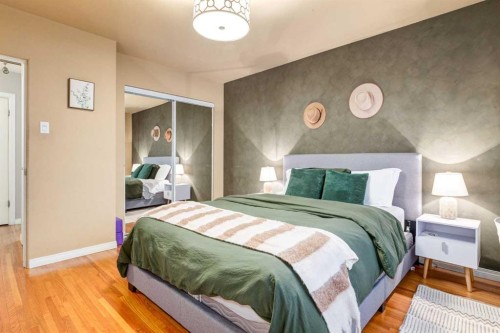 105-230 21 Avenue Sw, Calgary, AB - Indoor Photo Showing Bedroom