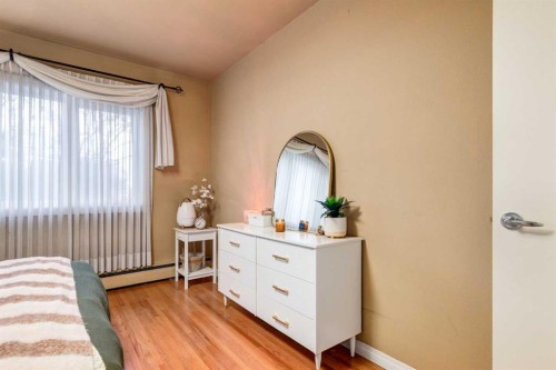 105-230 21 Avenue Sw, Calgary, AB - Indoor Photo Showing Bedroom