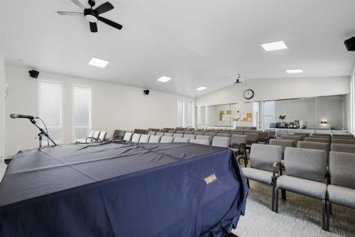 232 8A Street Ne, Calgary, AB 