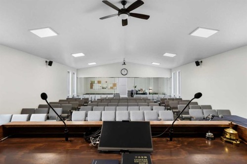 232 8A Street Ne, Calgary, AB 