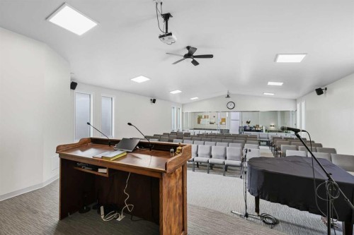 232 8A Street Ne, Calgary, AB 