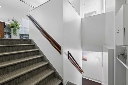 232 8A Street Ne, Calgary, AB 