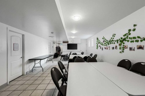 232 8A Street Ne, Calgary, AB 