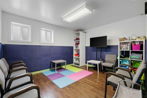 232 8A Street Ne, Calgary, AB 