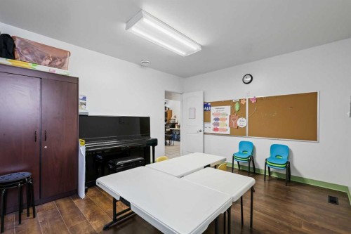 232 8A Street Ne, Calgary, AB 