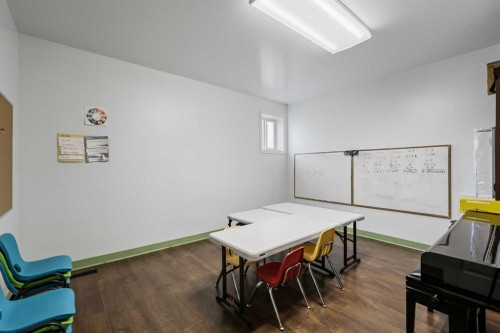 232 8A Street Ne, Calgary, AB 