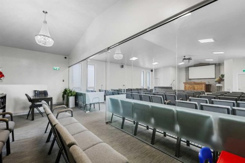 232 8A Street Ne, Calgary, AB 