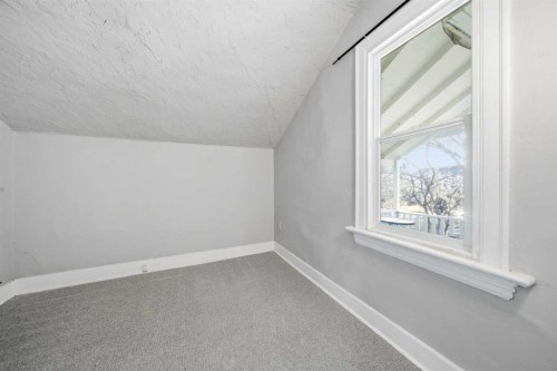 1529 27 Avenue Sw, Calgary, AB - Indoor Photo Showing Other Room