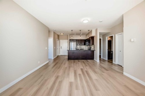 201-4303 1 Street Ne, Calgary, AB - Indoor