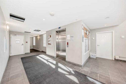 201-4303 1 Street Ne, Calgary, AB - Indoor Photo Showing Other Room