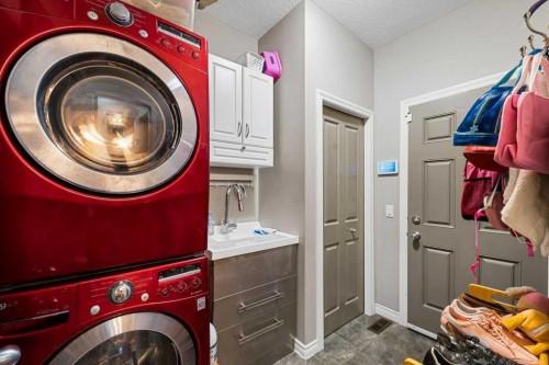 187 Sage Hill Green Nw, Calgary, AB - Indoor Photo Showing Laundry Room