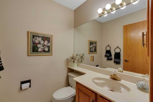 223 Shawnee Mews Sw, Calgary, AB - Indoor Photo Showing Bathroom