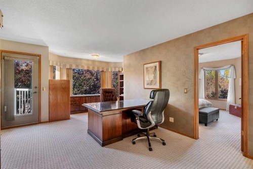 223 Shawnee Mews Sw, Calgary, AB - Indoor