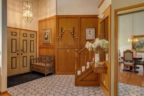 223 Shawnee Mews Sw, Calgary, AB - Indoor Photo Showing Other Room