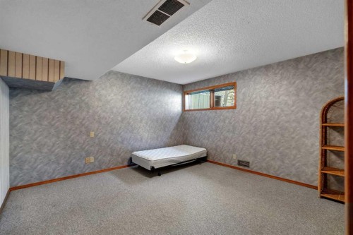 223 Shawnee Mews Sw, Calgary, AB - Indoor Photo Showing Other Room