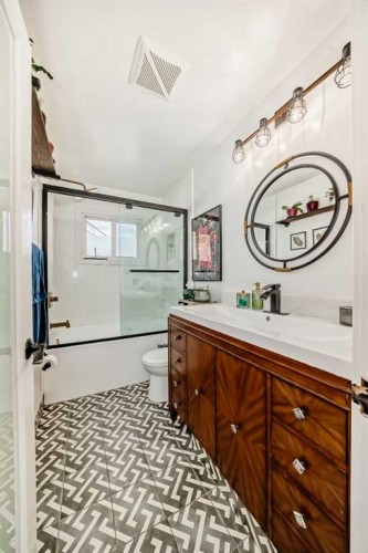 2155 Mackid Crescent Ne, Calgary, AB - Indoor Photo Showing Bathroom