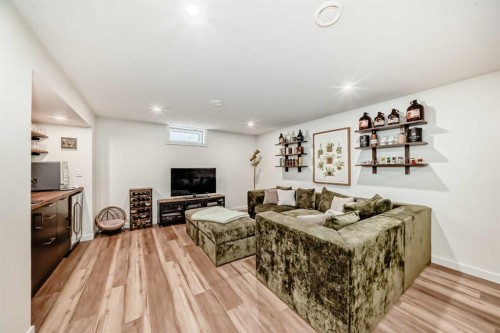 2155 Mackid Crescent Ne, Calgary, AB - Indoor