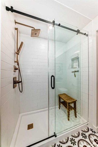 2155 Mackid Crescent Ne, Calgary, AB - Indoor Photo Showing Bathroom