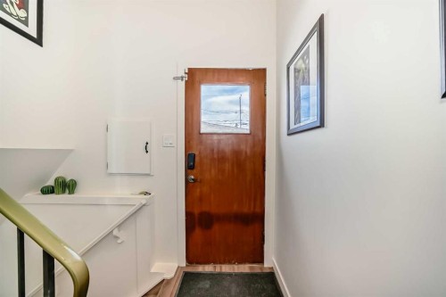 2155 Mackid Crescent Ne, Calgary, AB - Indoor Photo Showing Other Room