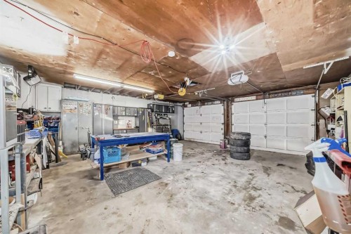 2155 Mackid Crescent Ne, Calgary, AB - Indoor Photo Showing Garage
