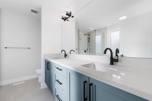 137 Vantage Drive, Cochrane, AB - Indoor Photo Showing Bathroom