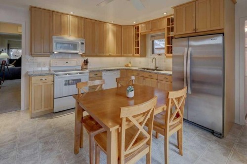1805 20 Avenue Nw, Calgary, AB - Indoor Photo Showing Kitchen