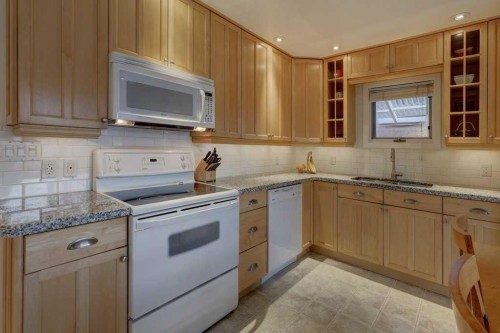 1805 20 Avenue Nw, Calgary, AB - Indoor Photo Showing Kitchen