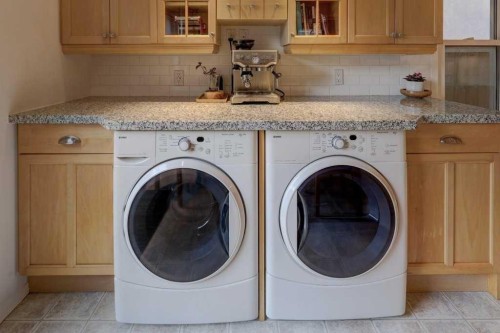 1805 20 Avenue Nw, Calgary, AB - Indoor Photo Showing Laundry Room