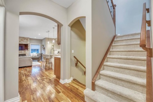 1813 20 Avenue Nw, Calgary, AB - Indoor Photo Showing Other Room