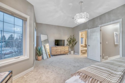 1813 20 Avenue Nw, Calgary, AB - Indoor Photo Showing Bedroom