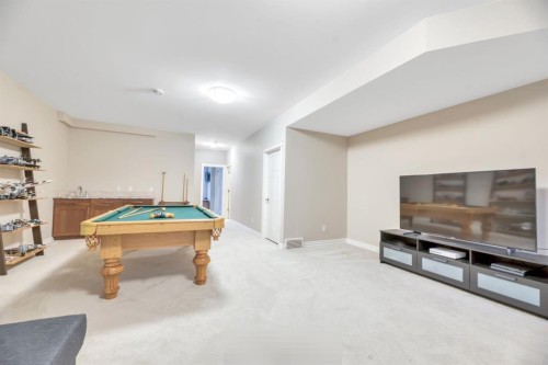 1813 20 Avenue Nw, Calgary, AB - Indoor Photo Showing Other Room
