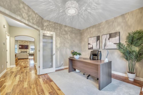 1813 20 Avenue Nw, Calgary, AB - Indoor Photo Showing Office