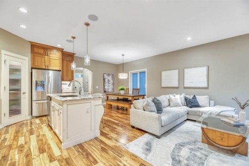 1813 20 Avenue Nw, Calgary, AB - Indoor