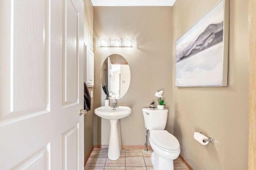 109 Lakeside Greens, Chestermere, AB - Indoor Photo Showing Bathroom
