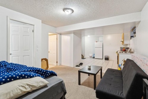 8454 Saddleridge Drive Ne, Calgary, AB - Indoor Photo Showing Bedroom