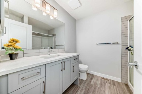 1409 Sage Hill Grove Nw, Calgary, AB - Indoor Photo Showing Bathroom