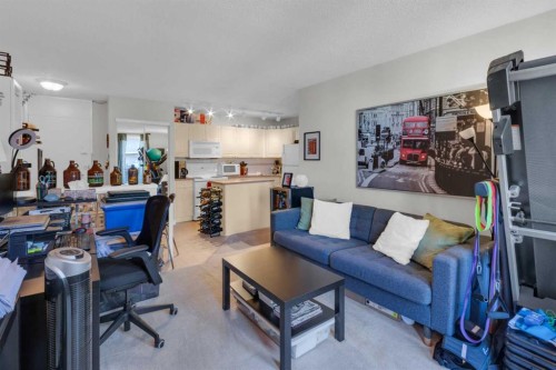 606-1328 13 Avenue Sw, Calgary, AB - Indoor Photo Showing Living Room