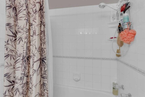 606-1328 13 Avenue Sw, Calgary, AB - Indoor Photo Showing Bathroom