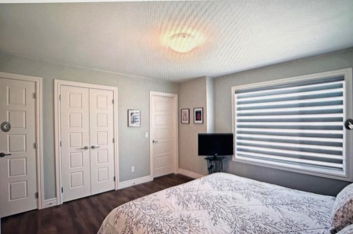 10077 46 Street Ne, Calgary, AB - Indoor Photo Showing Bedroom