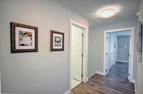 10077 46 Street Ne, Calgary, AB - Indoor Photo Showing Other Room