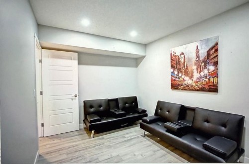 10077 46 Street Ne, Calgary, AB - Indoor